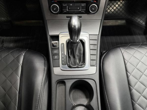 Volkswagen Passat B7 с пробегом 2011 года, цена 1 099 000 рублей, 161434 км, седан, Автокод Объявления