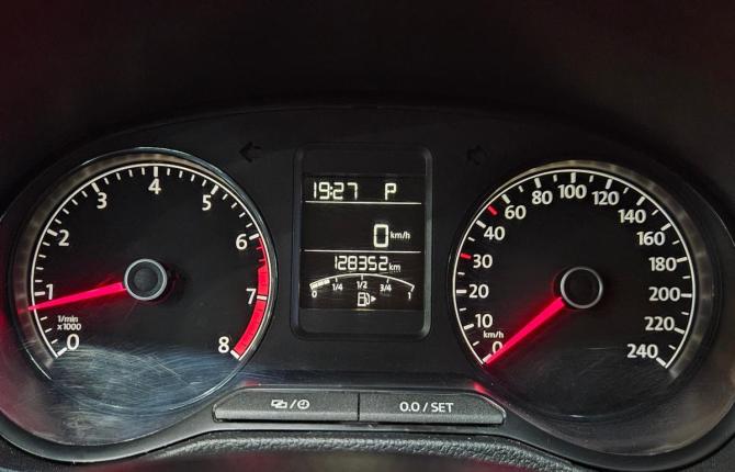 Volkswagen Polo V Рестайлинг с пробегом 2018 года, цена 1 275 000 рублей, 128000 км, седан, Автокод Объявления