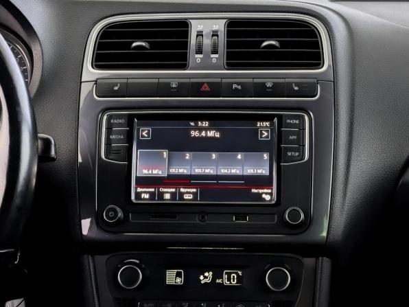 Volkswagen Polo V Рестайлинг с пробегом 2018 года, цена 1 170 000 рублей, 129355 км, седан, Автокод Объявления