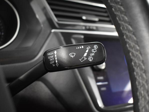 Volkswagen Tiguan II Рестайлинг с пробегом 2021 года, цена 2 498 100 рублей, 190952 км, внедорожник, Автокод Объявления