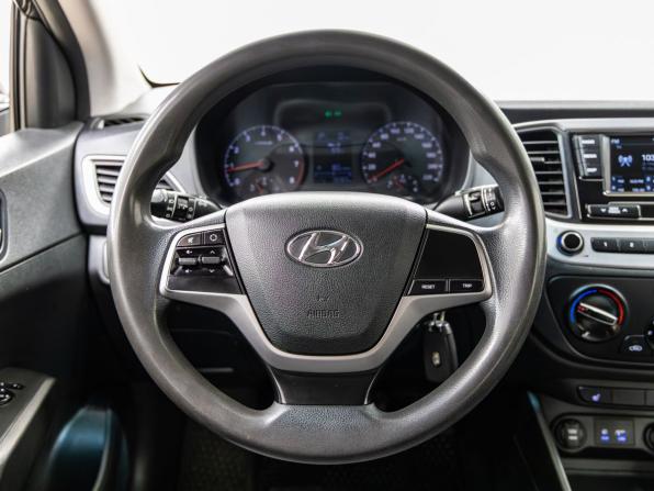 Hyundai Solaris II с пробегом 2018 года, цена 1 208 000 рублей, 136363 км, седан, Автокод Объявления