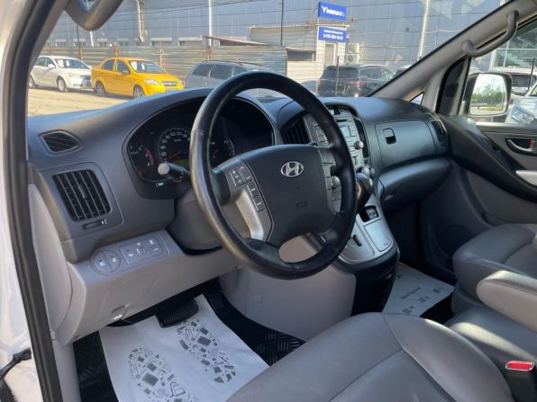 Hyundai Grand Starex I с пробегом 2013 года, цена 2 220 000 рублей, 199000 км, минивэн, Автокод Объявления