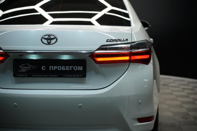 Toyota Corolla XI (E160 E170 E180) Рестайлинг 1 с пробегом 2017 года, цена 1 799 000 рублей, 88669 км, седан, Автокод Объявления
