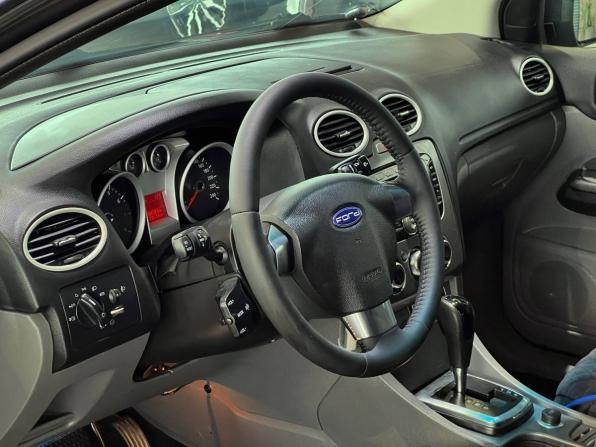 Ford Focus II Рестайлинг с пробегом 2011 года, цена 675 000 рублей, 220000 км, седан, Автокод Объявления