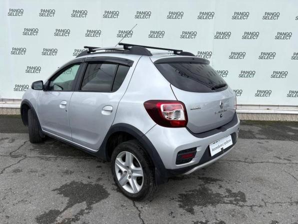 Renault Sandero II с пробегом 2018 года, цена 990 000 рублей, 59000 км, хэтчбек, Автокод Объявления