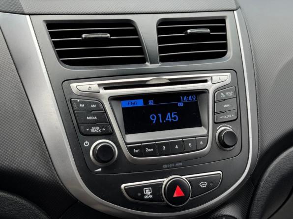 Hyundai Solaris I Рестайлинг с пробегом 2016 года, цена 1 000 000 рублей, 218134 км, седан, Автокод Объявления