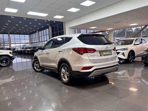 Hyundai Santa Fe III Рестайлинг с пробегом 2016 года, цена 1 995 000 рублей, 112113 км, внедорожник, Автокод Объявления