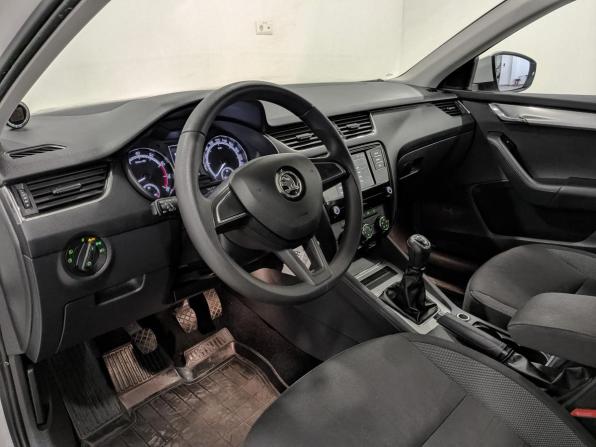 Skoda Octavia III (A7) Рестайлинг с пробегом 2019 года, цена 1 415 000 рублей, 119106 км, лифтбек, Автокод Объявления