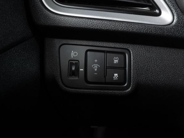 Hyundai Solaris II с пробегом 2018 года, цена 1 173 500 рублей, 128190 км, седан, Автокод Объявления