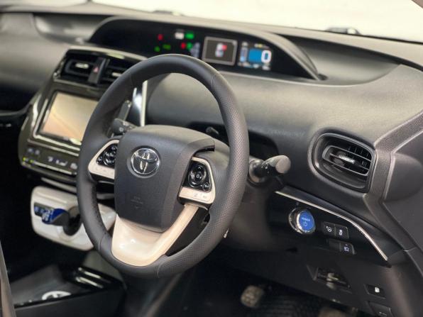 Toyota Prius IV Рестайлинг (XW50) с пробегом 2018 года, цена 1 710 000 рублей, 178201 км, лифтбек, Автокод Объявления