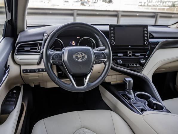 Toyota Camry VIII (XV70) Рестайлинг с пробегом 2021 года, цена 3 128 000 рублей, 71121 км, седан, Автокод Объявления
