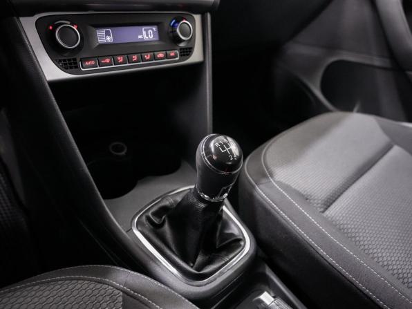 Volkswagen Polo V Рестайлинг с пробегом 2016 года, цена 925 000 рублей, 165112 км, седан, Автокод Объявления