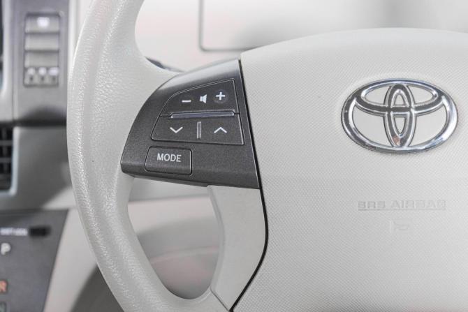 Toyota Estima III Рестайлинг с пробегом 2011 года, цена 659 000 рублей, 203467 км, минивэн, Автокод Объявления