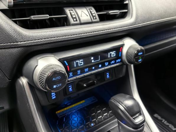 Toyota RAV4 V (XA50) с пробегом 2021 года, цена 4 250 000 рублей, 66000 км, внедорожник, Автокод Объявления