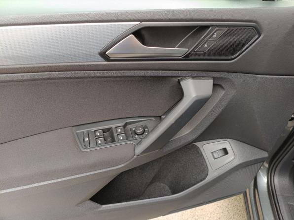 Volkswagen Tiguan II Рестайлинг с пробегом 2021 года, цена 3 529 000 рублей, 51356 км, внедорожник, Автокод Объявления