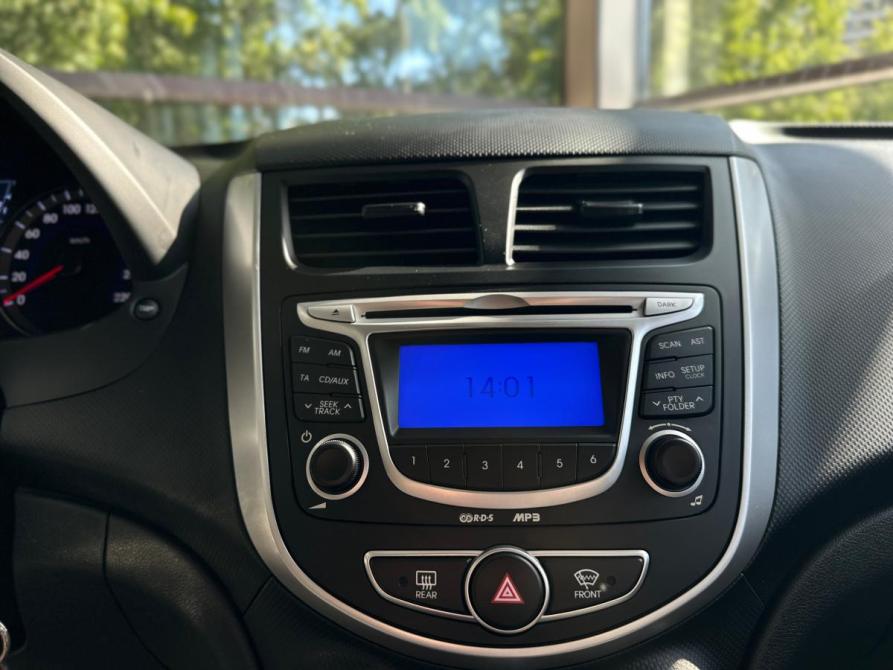 Hyundai Solaris I Санкт-Петербург  - изображение 22