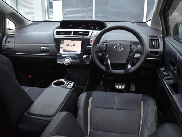 Toyota Prius Alpha I (ZVW40/41) Рестайлинг с пробегом 2015 года, цена 1 945 000 рублей, 213799 км, универсал, Автокод Объявления