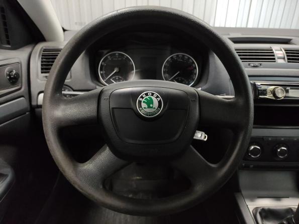 Skoda Octavia II (A5) Рестайлинг с пробегом 2011 года, цена 599 000 рублей, 232000 км, лифтбек, Автокод Объявления