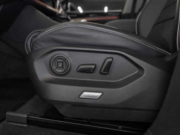 Volkswagen Touareg III Рестайлинг с пробегом 2024 года, цена 10 100 000 рублей, 2090 км, внедорожник, Автокод Объявления