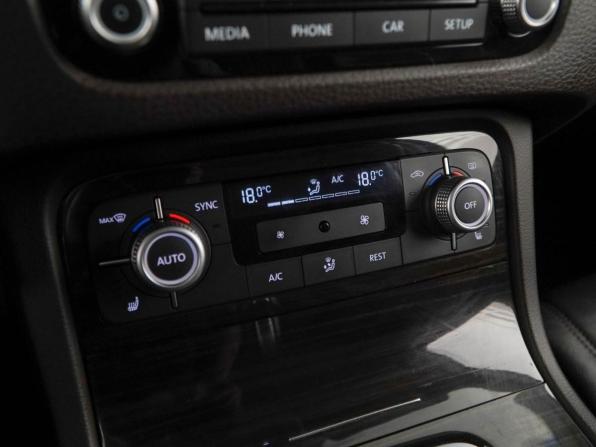 Volkswagen Touareg II Рестайлинг с пробегом 2015 года, цена 2 500 000 рублей, 136980 км, внедорожник, Автокод Объявления