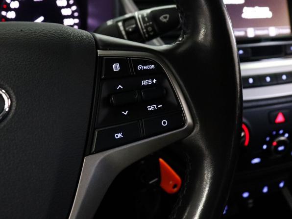 Hyundai Solaris II с пробегом 2019 года, цена 1 379 000 рублей, 102388 км, седан, Автокод Объявления
