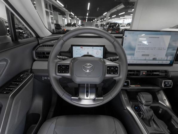 Toyota RAV4 VI (XA60) с пробегом 2026 года, цена 4 200 000 рублей, 12 км, внедорожник, Автокод Объявления