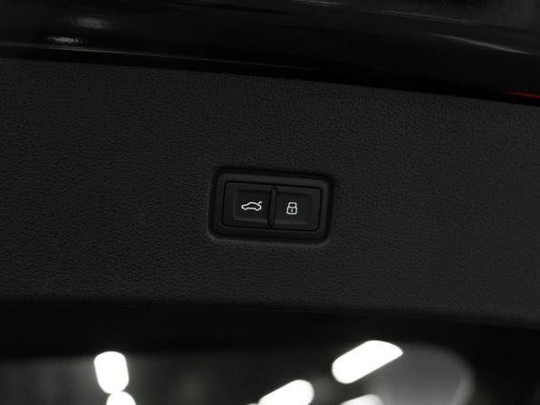 Audi Q8 I (4M) Рестайлинг с пробегом 2025 года, цена 13 600 000 рублей, 50 км, внедорожник, Автокод Объявления