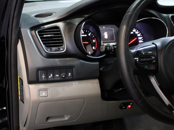 Kia Carnival III с пробегом 2017 года, цена 2 269 000 рублей, 180000 км, минивэн, Автокод Объявления