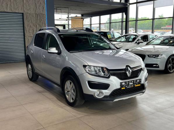 Renault Sandero II с пробегом 2018 года, цена 1 330 000 рублей, 73035 км, хэтчбек, Автокод Объявления