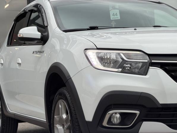 Renault Logan II Рестайлинг с пробегом 2021 года, цена 1 120 000 рублей, 124643 км, седан, Автокод Объявления