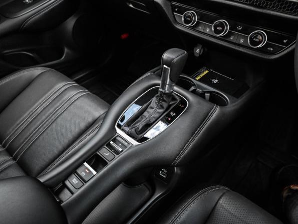 Honda ZR-V с пробегом 2024 года, цена 3 079 000 рублей, 15125 км, внедорожник, Автокод Объявления