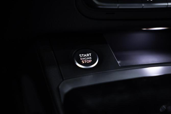 Audi Q5 II (FY) Рестайлинг с пробегом 2021 года, цена 5 259 645 рублей, 11648 км, внедорожник, Автокод Объявления