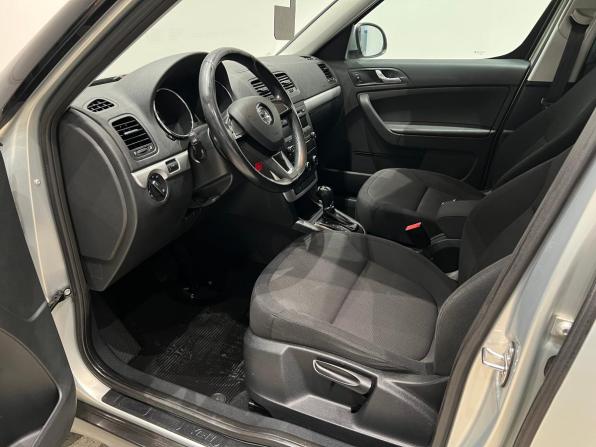 Skoda Yeti I Рестайлинг с пробегом 2014 года, цена 899 000 рублей, 210092 км, внедорожник, Автокод Объявления