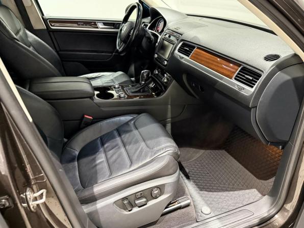 Volkswagen Touareg II Рестайлинг с пробегом 2015 года, цена 2 643 377 рублей, 194828 км, внедорожник, Автокод Объявления