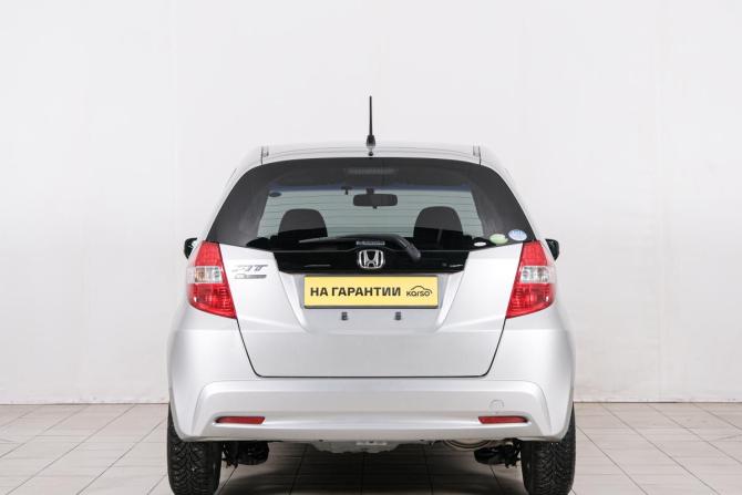 Honda Fit II с пробегом 2012 года, цена 989 000 рублей, 47000 км, хэтчбек, Автокод Объявления