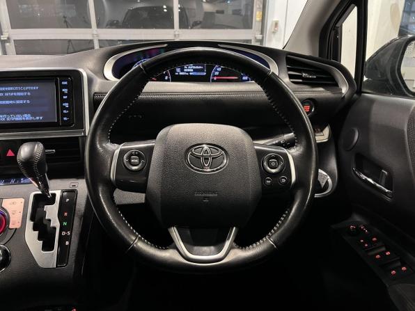 Toyota Sienta II Рестайлинг с пробегом 2020 года, цена 1 859 000 рублей, 66650 км, компактвэн, Автокод Объявления