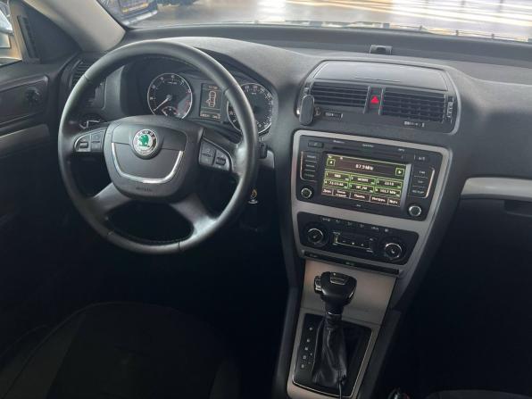 Skoda Octavia II (A5) Рестайлинг с пробегом 2012 года, цена 850 000 рублей, 240320 км, лифтбек, Автокод Объявления