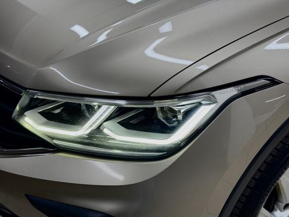 Volkswagen Tiguan II Рестайлинг с пробегом 2021 года, цена 2 980 000 рублей, 152690 км, внедорожник, Автокод Объявления