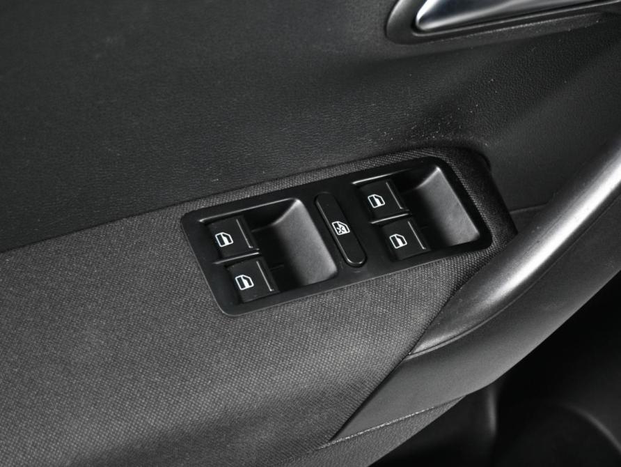 Volkswagen Polo V Рестайлинг Ростов-на-Дону  - изображение 14