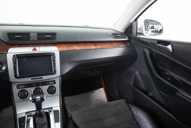 Volkswagen Passat B6 с пробегом 2009 года, цена 929 000 рублей, 260000 км, седан, Автокод Объявления
