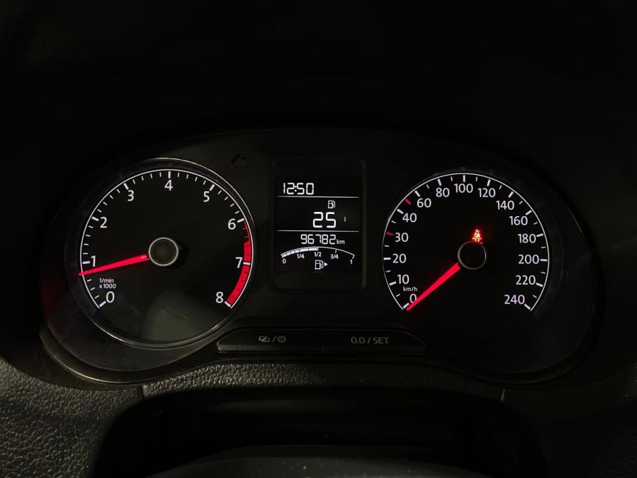 Volkswagen Polo V Рестайлинг Челябинск  - изображение 21