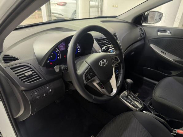 Hyundai Solaris I Рестайлинг с пробегом 2015 года, цена 1 085 000 рублей, 122146 км, седан, Автокод Объявления