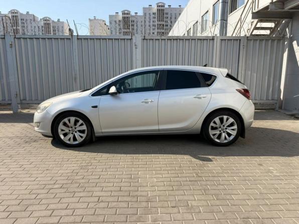 Opel Astra J с пробегом 2010 года, цена 599 000 рублей, 281832 км, хэтчбек, Автокод Объявления