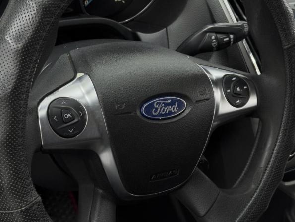 Ford Focus III с пробегом 2012 года, цена 640 000 рублей, 278361 км, хэтчбек, Автокод Объявления