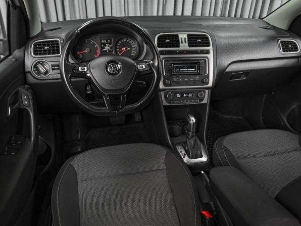 Volkswagen Polo V Рестайлинг с пробегом 2017 года, цена 1 348 000 рублей, 99909 км, седан, Автокод Объявления