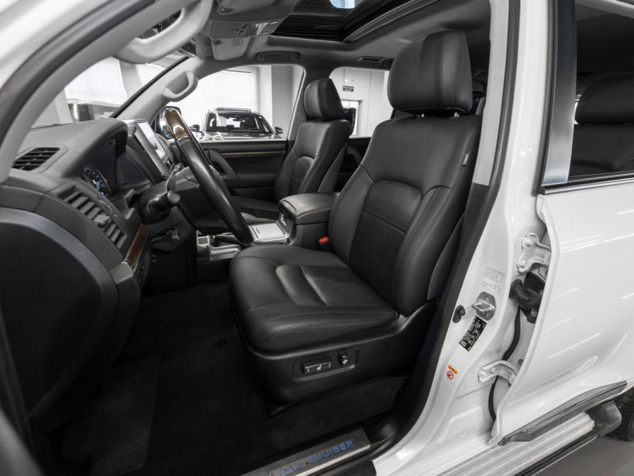 Toyota Land Cruiser 200 Series Рестайлинг 2 Москва  - изображение 9
