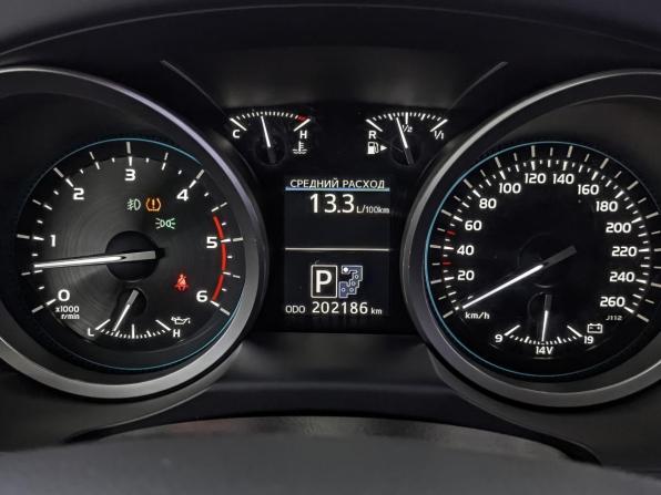 Toyota Land Cruiser 200 Series Рестайлинг 1 с пробегом 2015 года, цена 4 500 000 рублей, 202184 км, внедорожник, Автокод Объявления