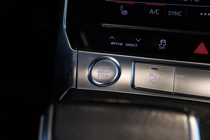 Audi A6 V (C8) с пробегом 2019 года, цена 3 250 000 рублей, 90801 км, седан, Автокод Объявления