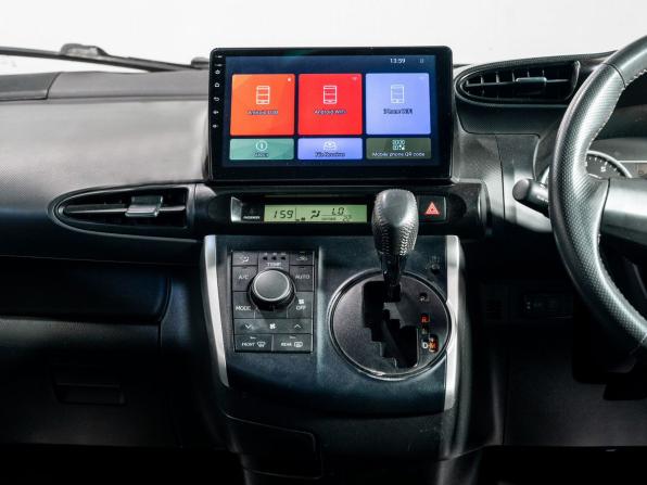 Toyota Wish II с пробегом 2011 года, цена 1 100 000 рублей, 252620 км, минивэн, Автокод Объявления