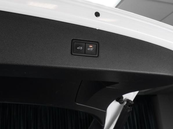 Volkswagen Tiguan II с пробегом 2020 года, цена 2 299 000 рублей, 91778 км, внедорожник, Автокод Объявления